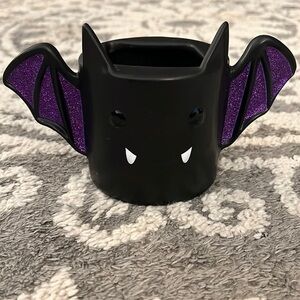 Bath & Body Works Halloween Bat soap holder, EUC!